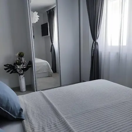 Apartmant Blue * 特罗吉尔